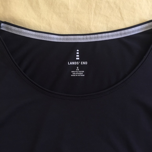 Lands’ End Long Sleeve Athletic Top EUC - Picture 5 of 6